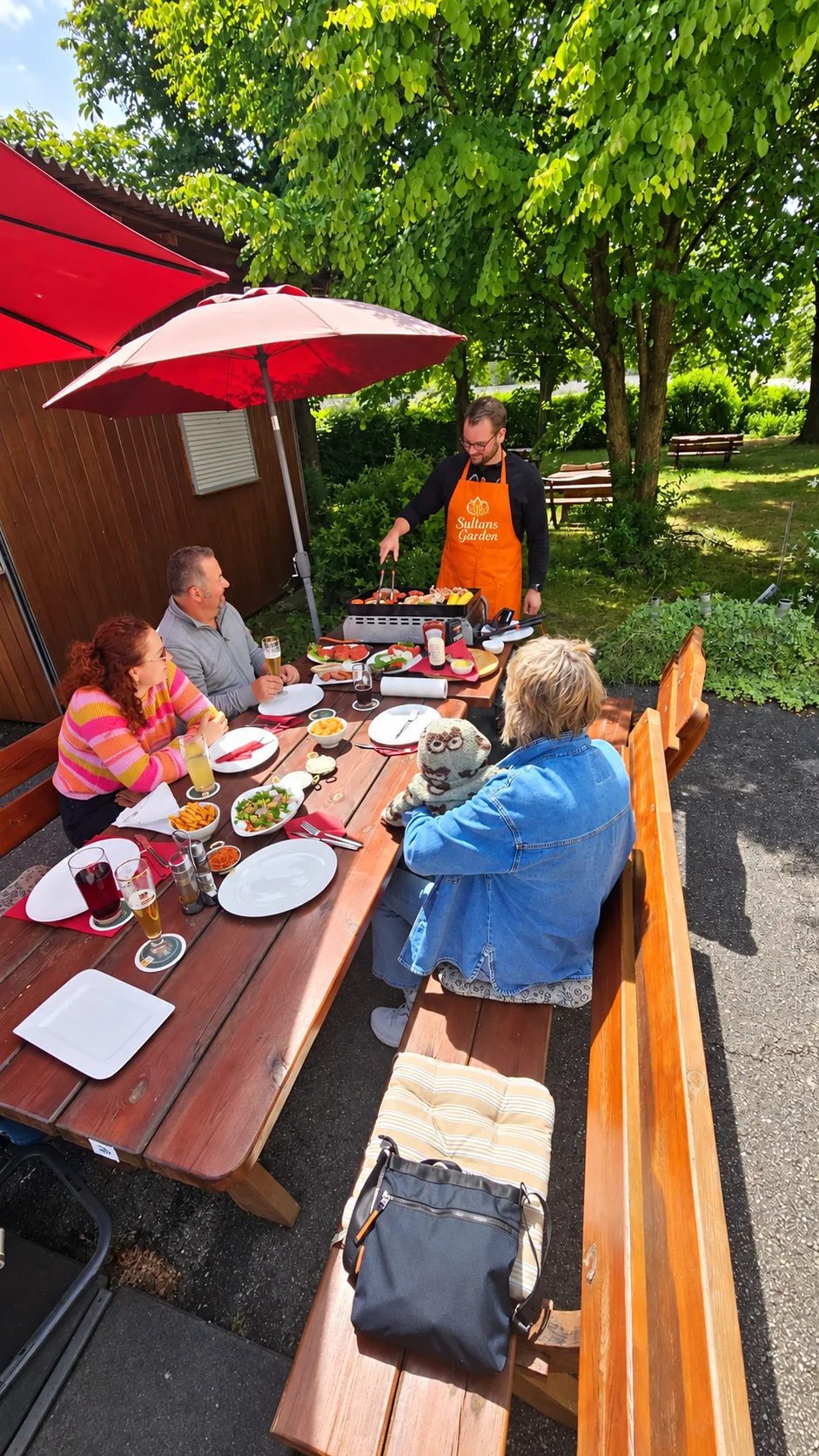 Kendin Pişir – Gäste beim gemeinsamen Grillen